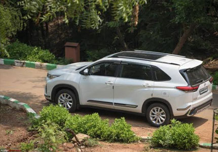 Innova Hycross